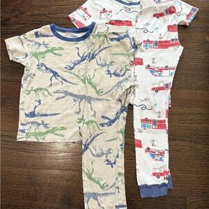 2 Carter’s size 7 short sleeve two piece pajamas